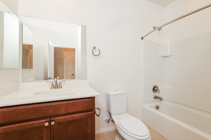 1,645/Mo, 876 E Bottomlands Ln Sahuarita, AZ 85629 Bathroom View