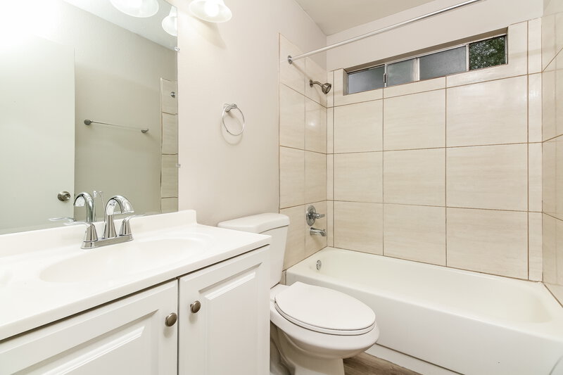 1,785/Mo, 1418 S Gecko Rd Tucson, AZ 85713 Bathroom View