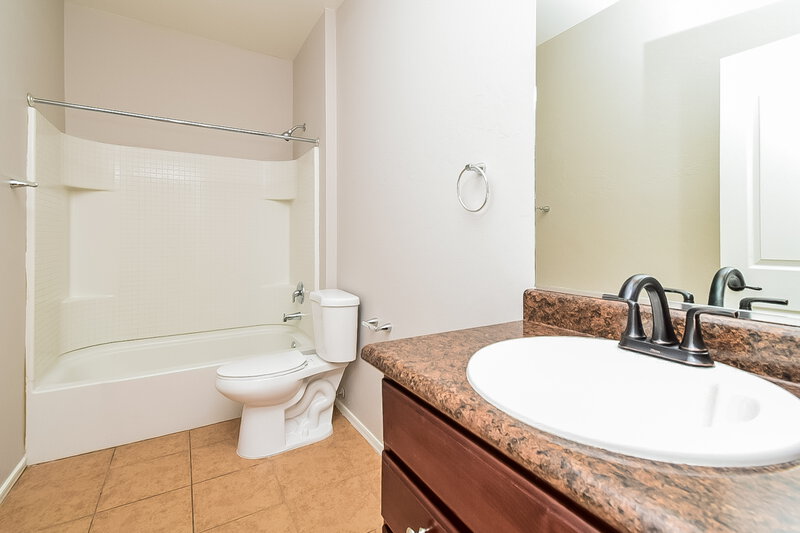 2,570/Mo, 8351 W Screech Owl Dr Tucson, AZ 85757 Main Bathroom View