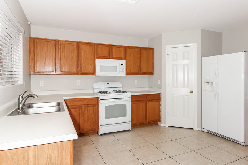 2,845/Mo, 13181 N Deergrass Dr Oro Valley, AZ 85755 Kitchen View 2