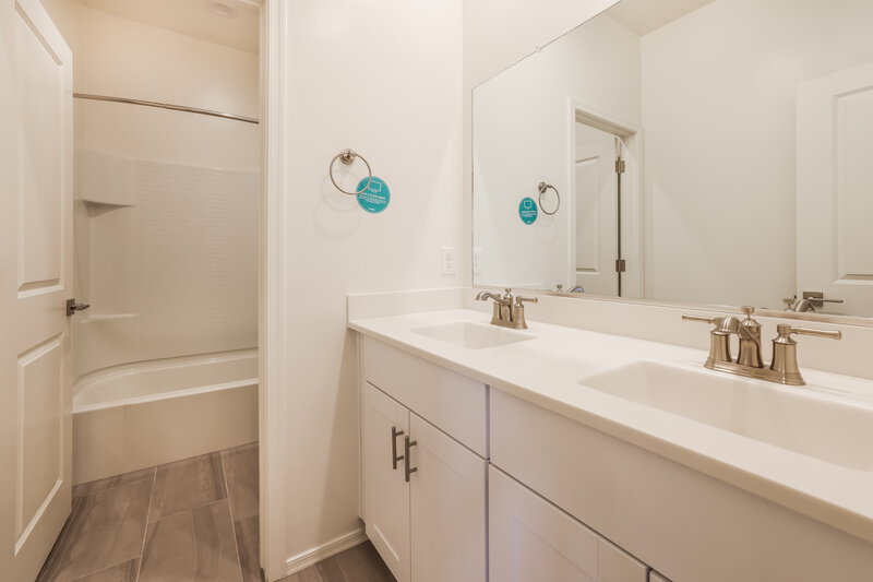 2,010/Mo, 13130 N Grayson Drive Marana, AZ 85653 Bathroom View