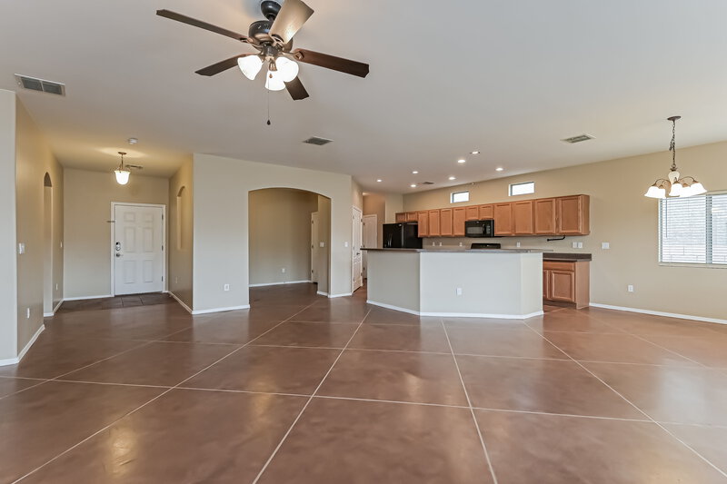 2,295/Mo, 7450 W Balcony Bay Dr Tucson, AZ 85743 Living Room View 2