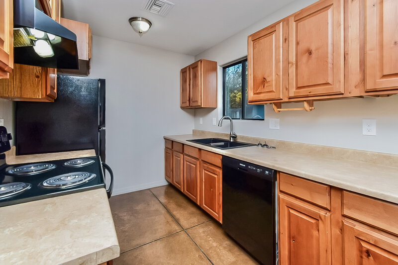 1,745/Mo, 1076 W Camino Hombre Viejo Sahuarita, AZ 85629 Kitchen View