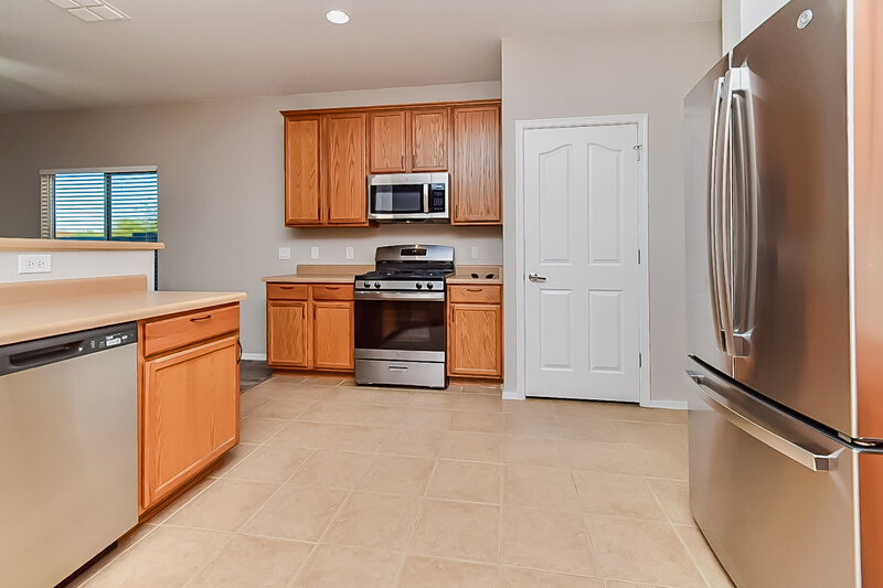 1,745/Mo, 1076 W Camino Hombre Viejo Sahuarita, AZ 85629 Kitchen View 3