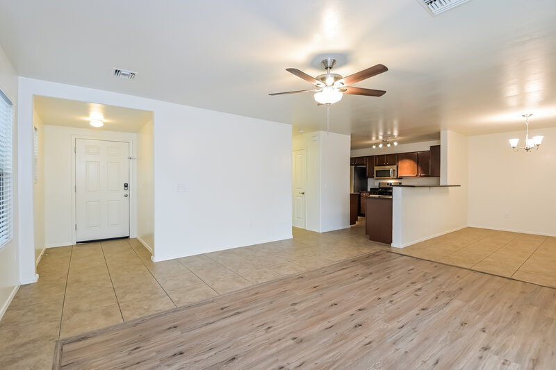 1,635/Mo, 933 W Calle Arroyo Norte Green Valley, AZ 85614 Living Room View 2