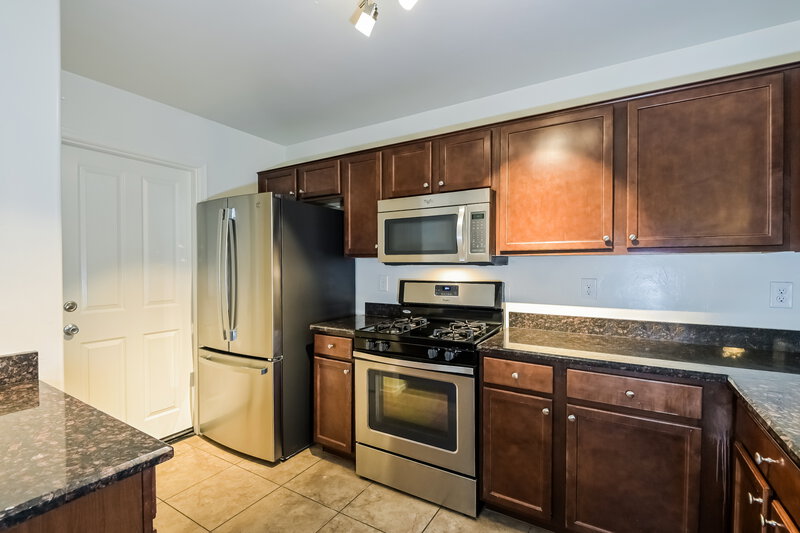 1,635/Mo, 933 W Calle Arroyo Norte Green Valley, AZ 85614 Kitchen View