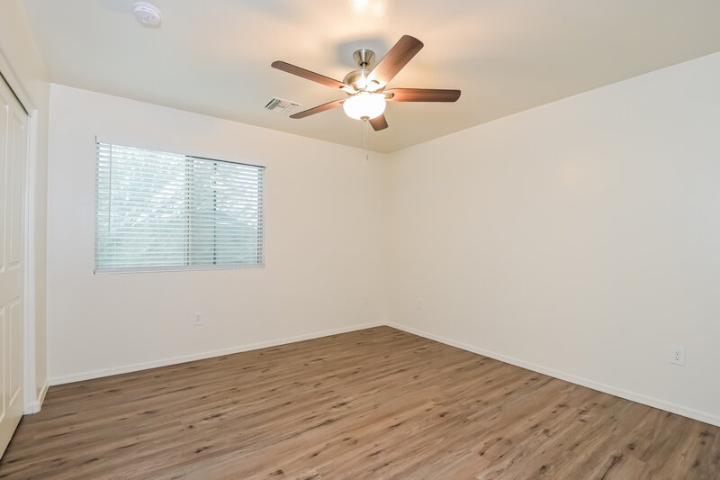 1,635/Mo, 933 W Calle Arroyo Norte Green Valley, AZ 85614 Main Bathroom View