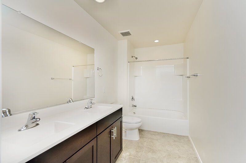 2,055/Mo, 7014 W Ferntree Ln Tucson, AZ 85757 Bathroom View