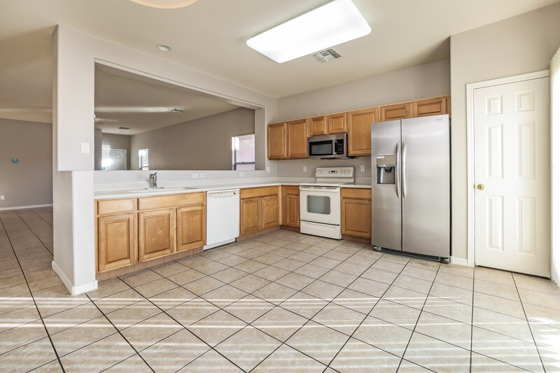 2,005/Mo, 14548 S Camino Vendaval Sahuarita, AZ 85629 Kitchen View