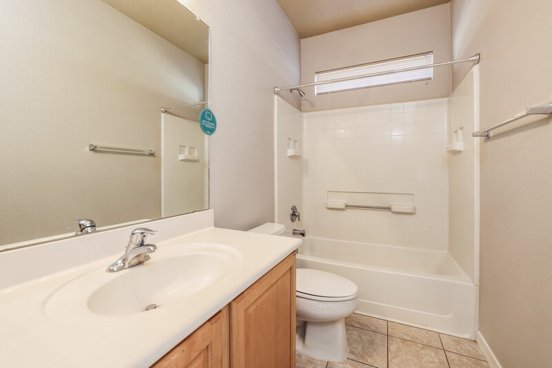 2,005/Mo, 14548 S Camino Vendaval Sahuarita, AZ 85629 Main Bathroom View