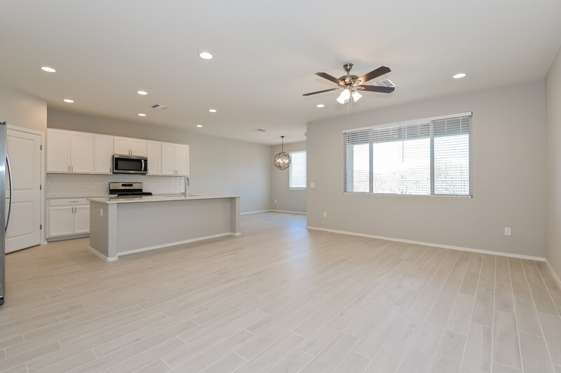 2,200/Mo, 13875 E Silver Pine Trl Vail, AZ 85641 Living Room View