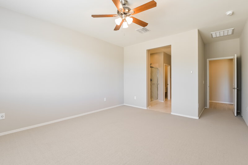 2,200/Mo, 13875 E Silver Pine Trl Vail, AZ 85641 Main Bedroom View 2