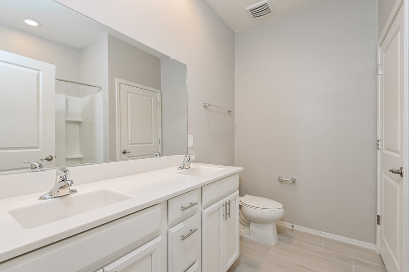 2,200/Mo, 13875 E Silver Pine Trl Vail, AZ 85641 Bathroom View