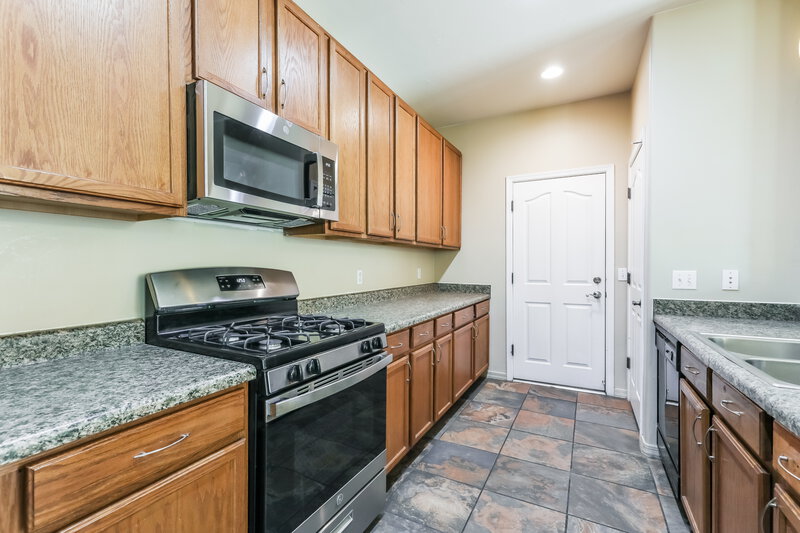 1,670/Mo, 293 W Paseo Celestial Sahuarita, AZ 85629 Kitchen View