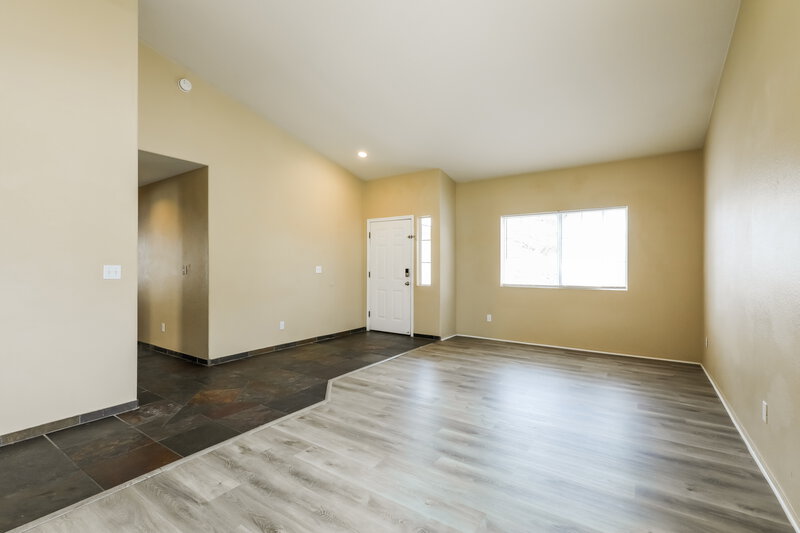 2,115/Mo, 7519 W Summer Sky Dr Tucson, AZ 85743 Living Room View