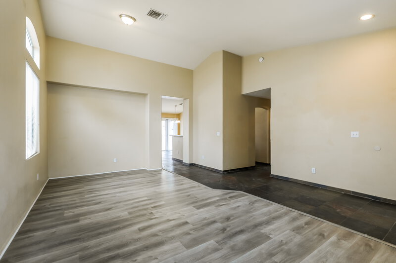 2,115/Mo, 7519 W Summer Sky Dr Tucson, AZ 85743 Living Room View 2
