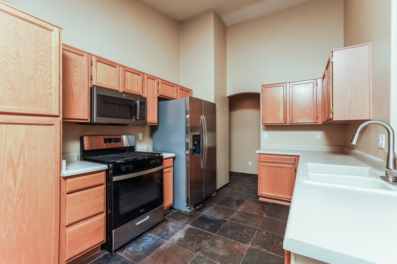 2,085/Mo, 7519 W Summer Sky Dr Tucson, AZ 85743 Kitchen View