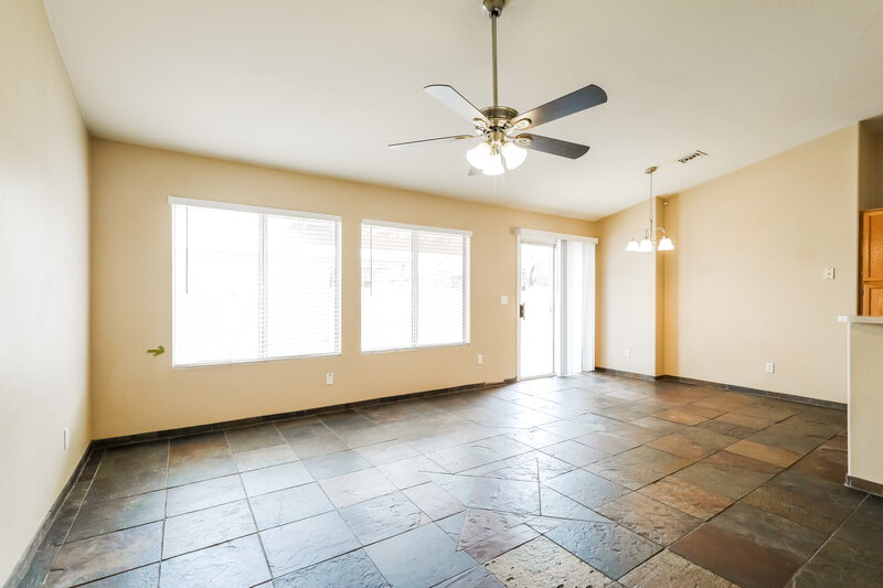 2,115/Mo, 7519 W Summer Sky Dr Tucson, AZ 85743 Family Room View 2