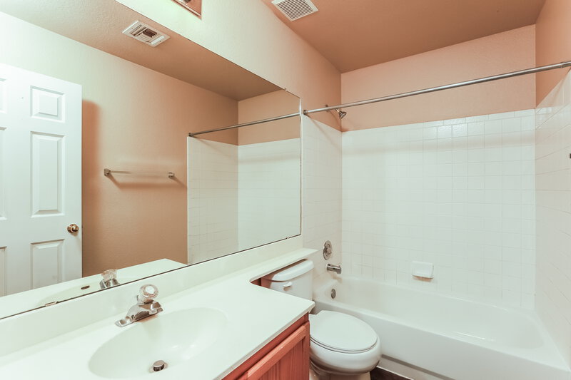 2,085/Mo, 7519 W Summer Sky Dr Tucson, AZ 85743 Bathroom View