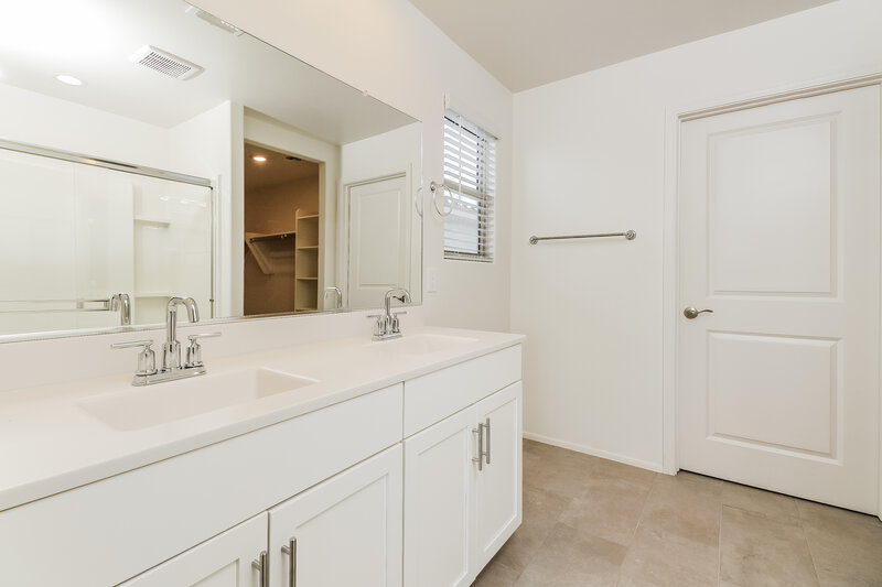 2,510/Mo, 11865 W Charismatic Drive Marana, AZ 85653 Main Bathroom View