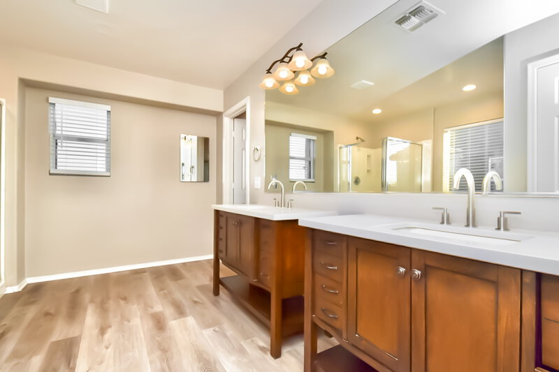 2,280/Mo, 6968 S Martlet Dr Tucson, AZ 85756 Main Bathroom View