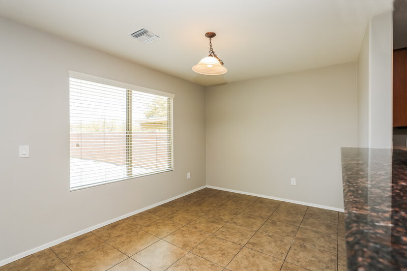 1,775/Mo, 868 W Calle Arroyo Norte Green Valley, AZ 85614 Dining Room View