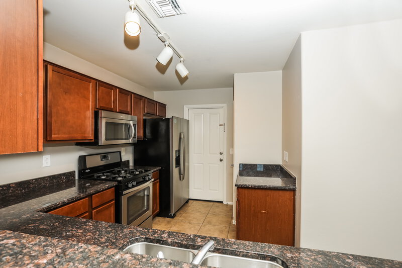 1,775/Mo, 868 W Calle Arroyo Norte Green Valley, AZ 85614 Kitchen View 2