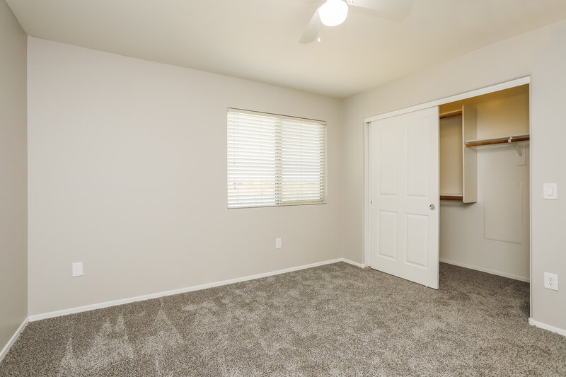 1,775/Mo, 868 W Calle Arroyo Norte Green Valley, AZ 85614 Main Bedroom View