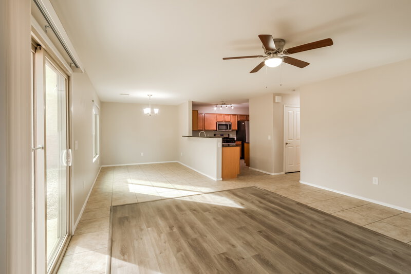 1,595/Mo, 18351 S Avenida Arroyo Seco Green Valley, AZ 85614 Living Room View 2