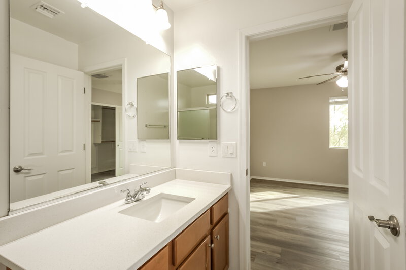 1,595/Mo, 18351 S Avenida Arroyo Seco Green Valley, AZ 85614 Main Bathroom View