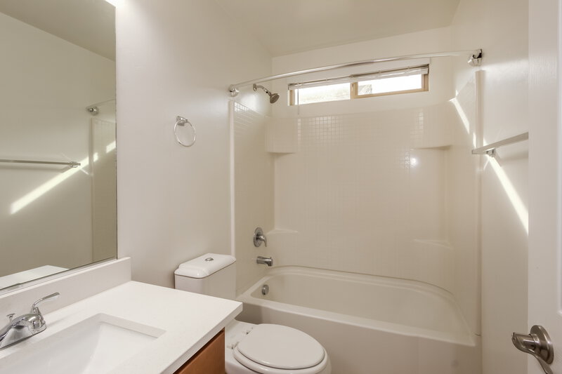 1,595/Mo, 18351 S Avenida Arroyo Seco Green Valley, AZ 85614 Bathroom View