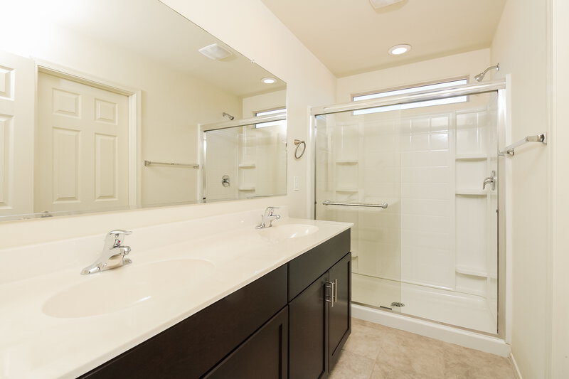 2,430/Mo, 12613 N Wildrose Dr Marana, AZ 85653 Main Bathroom View