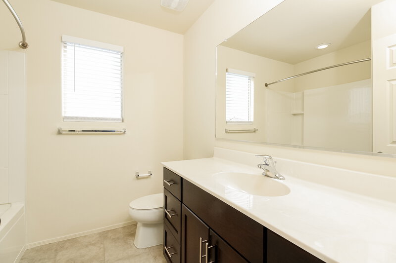 2,430/Mo, 12613 N Wildrose Dr Marana, AZ 85653 Bathroom View