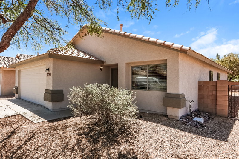 1,845/Mo, 10462 E Dusky Willow Dr Tucson, AZ 85747 Front View
