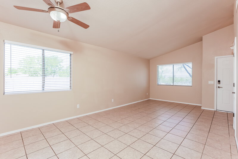 1,845/Mo, 10462 E Dusky Willow Dr Tucson, AZ 85747 Living Room View 2