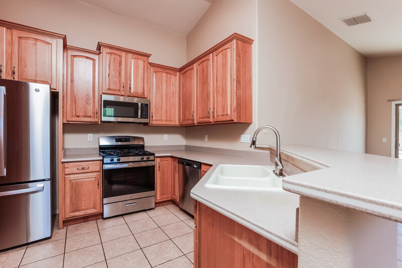 1,845/Mo, 10462 E Dusky Willow Dr Tucson, AZ 85747 Kitchen View