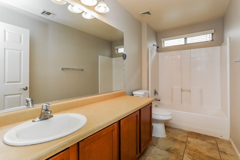 1,715/Mo, 18369 S Avenida Arroyo Seco Green Valley, AZ 85614 Bathroom View