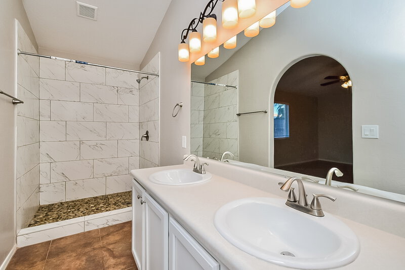 2,065/Mo, 9585 E Paseo Juan Tabo Tucson, AZ 85747 Main Bathroom View