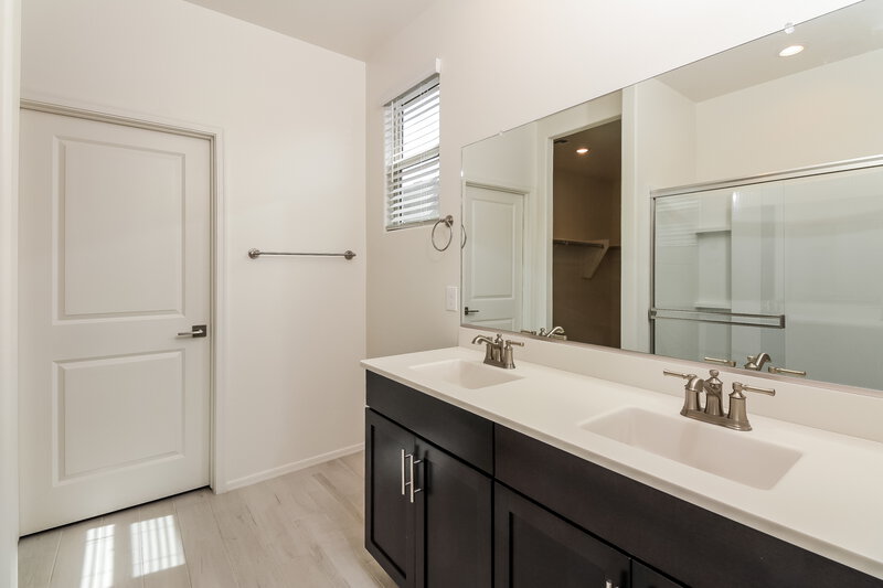 1,960/Mo, 11857 W Charismatic Drive Marana, AZ 85653 Main Bathroom View