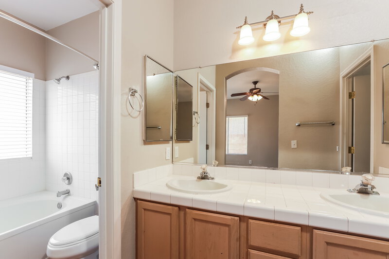 1,750/Mo, 9164 E Sugar Sumac St Tucson, AZ 85747 Main Bathroom View