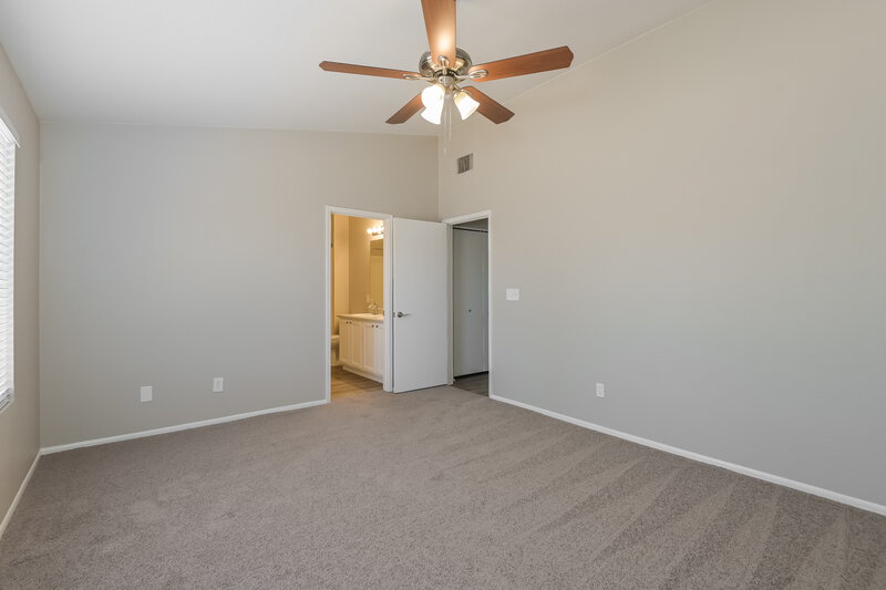 2,060/Mo, 9647 E Banbridge St Tucson, AZ 85747 Main Bedroom View 2