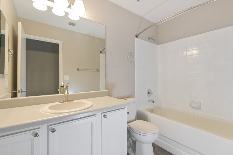 2,060/Mo, 9647 E Banbridge St Tucson, AZ 85747 Bathroom View