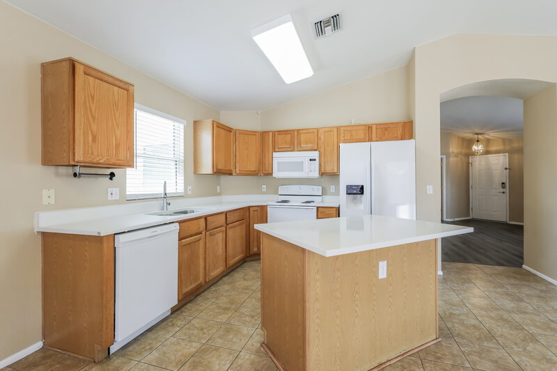 1,835/Mo, 9151 E Autumn Sage St Tucson, AZ 85747 Kitchen View