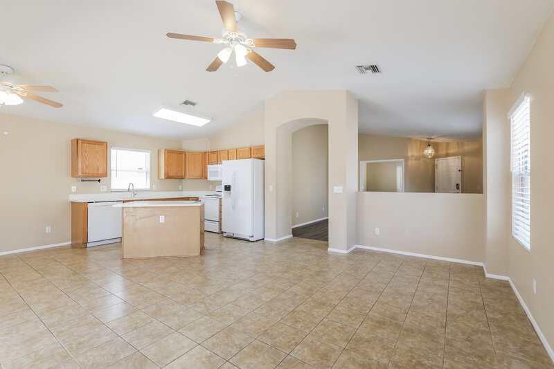 1,835/Mo, 9151 E Autumn Sage St Tucson, AZ 85747 Family Room View