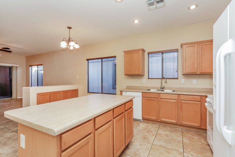 1,800/Mo, 123 E Corte Rancho Colina Sahuarita, AZ 85629 Kitchen View