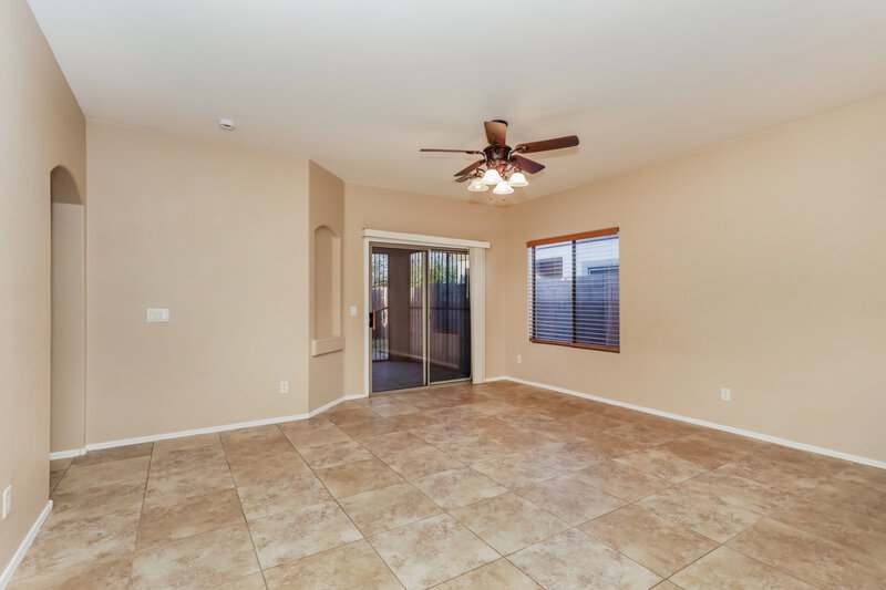1,800/Mo, 123 E Corte Rancho Colina Sahuarita, AZ 85629 Family Room View 2