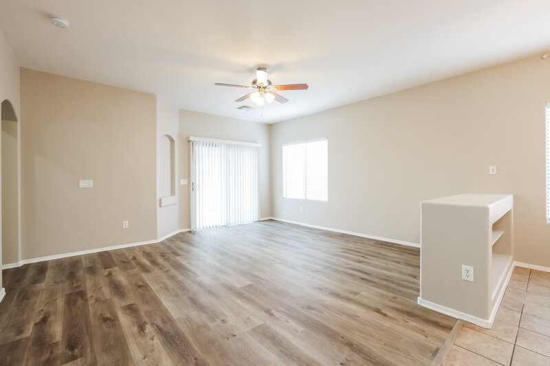 2,200/Mo, 14508 S Camino Tierra Monte Sahuarita, AZ 85629 Family Room View