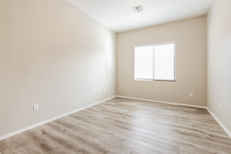 2,110/Mo, 420 S Blue River Loop Vail, AZ 85641 Dining Room View
