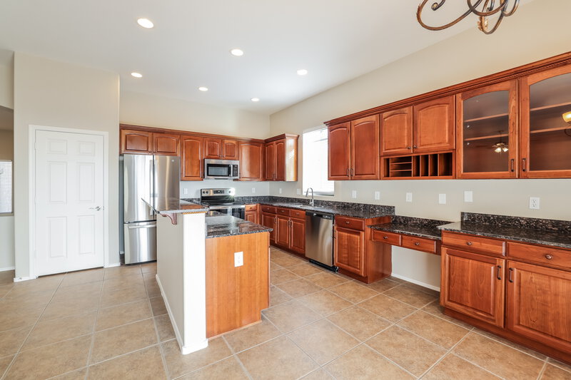 2,110/Mo, 420 S Blue River Loop Vail, AZ 85641 Kitchen View