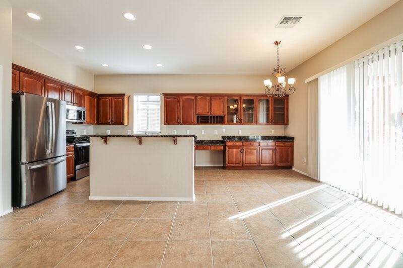 2,110/Mo, 420 S Blue River Loop Vail, AZ 85641 Kitchen View 2